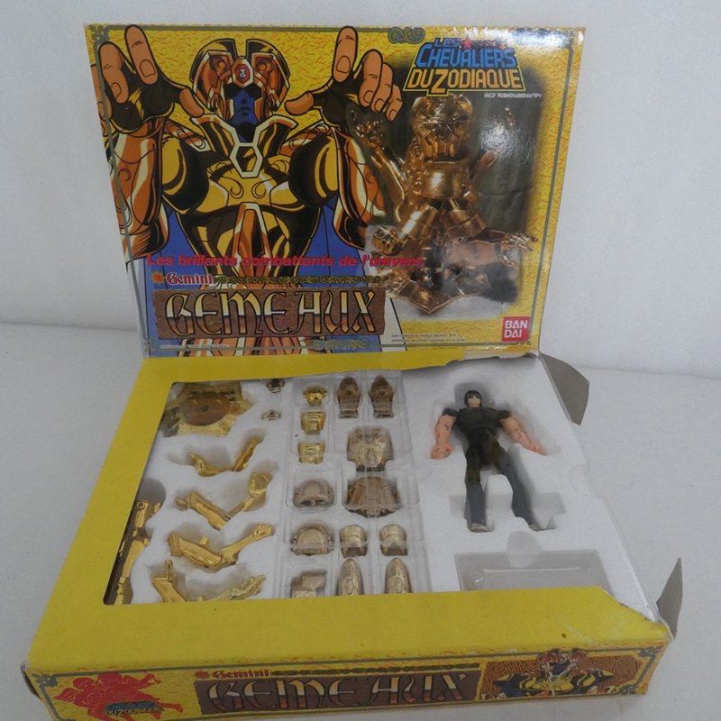 Voir photo 2 de Les chevaliers du zodiaque GEMEAUX Bandai Les chevaliers du zodiaque GEMEAUX Bandai Bon état - Vue 2 -